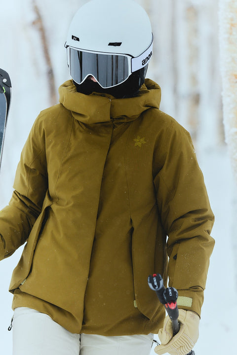 Model wearing the GW16300 W's GORE-TEX Down Jacket